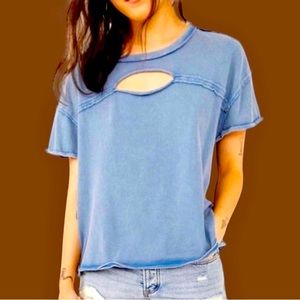 Free People Cut It Out Oversized tee
Mediterranean Blue
